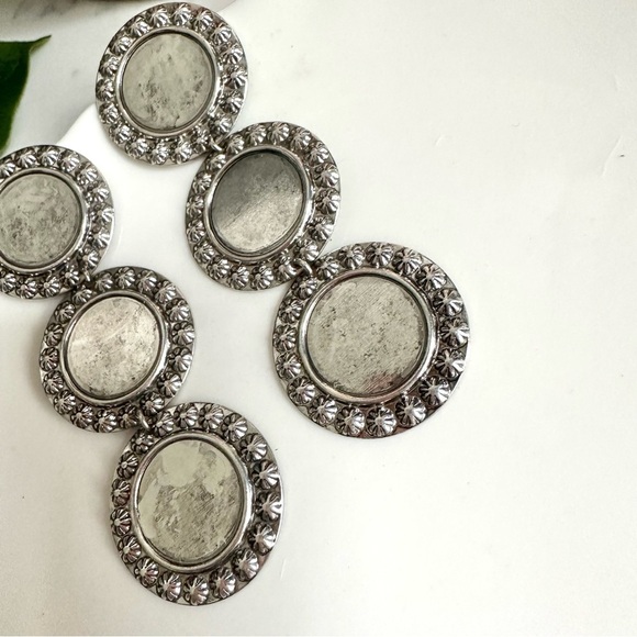 2/$30🌵 Silver Circles Dangle Earrings Boho Western Lightweight Jewelry NEW - Picture 7 of 8
